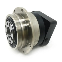 PLX060 Serie Schrägverzahntes Planetengetriebe, Flanschplattenausgabe für Nema 23 Schrittmotor / Nema 24 Servomotor